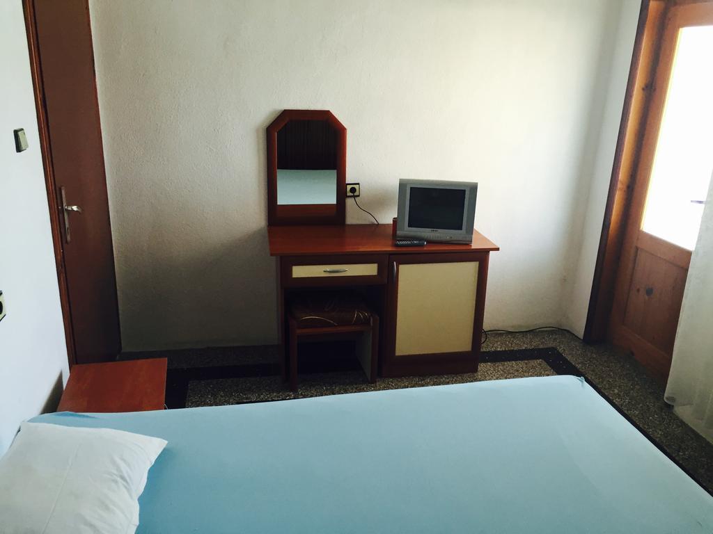 Petrovi Guest House Obzor Ruang foto