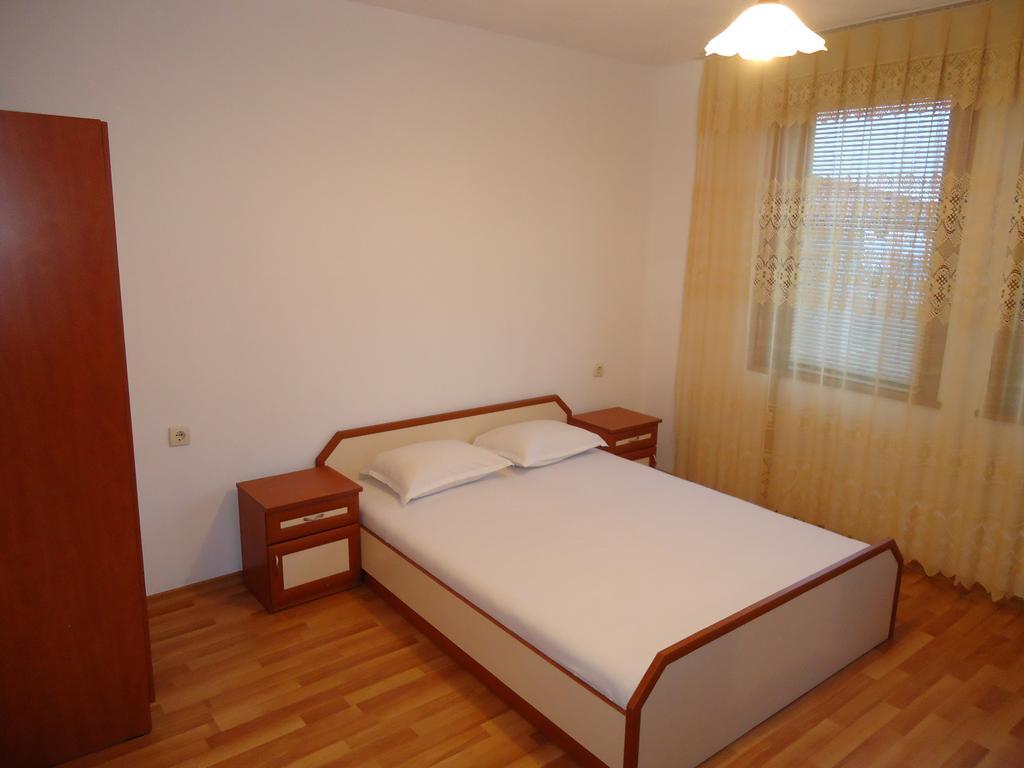 Petrovi Guest House Obzor Ruang foto