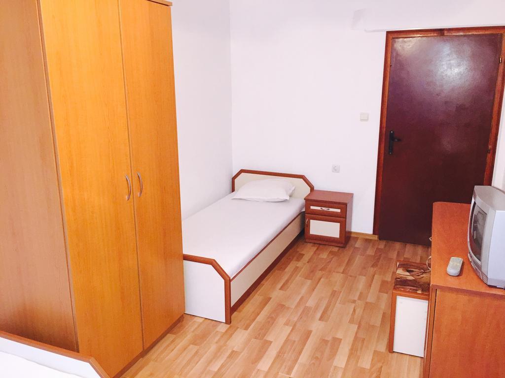 Petrovi Guest House Obzor Ruang foto