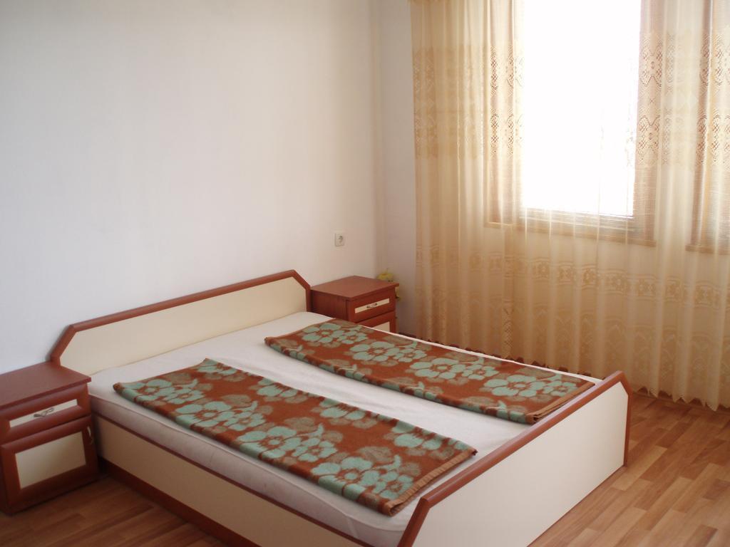 Petrovi Guest House Obzor Bagian luar foto